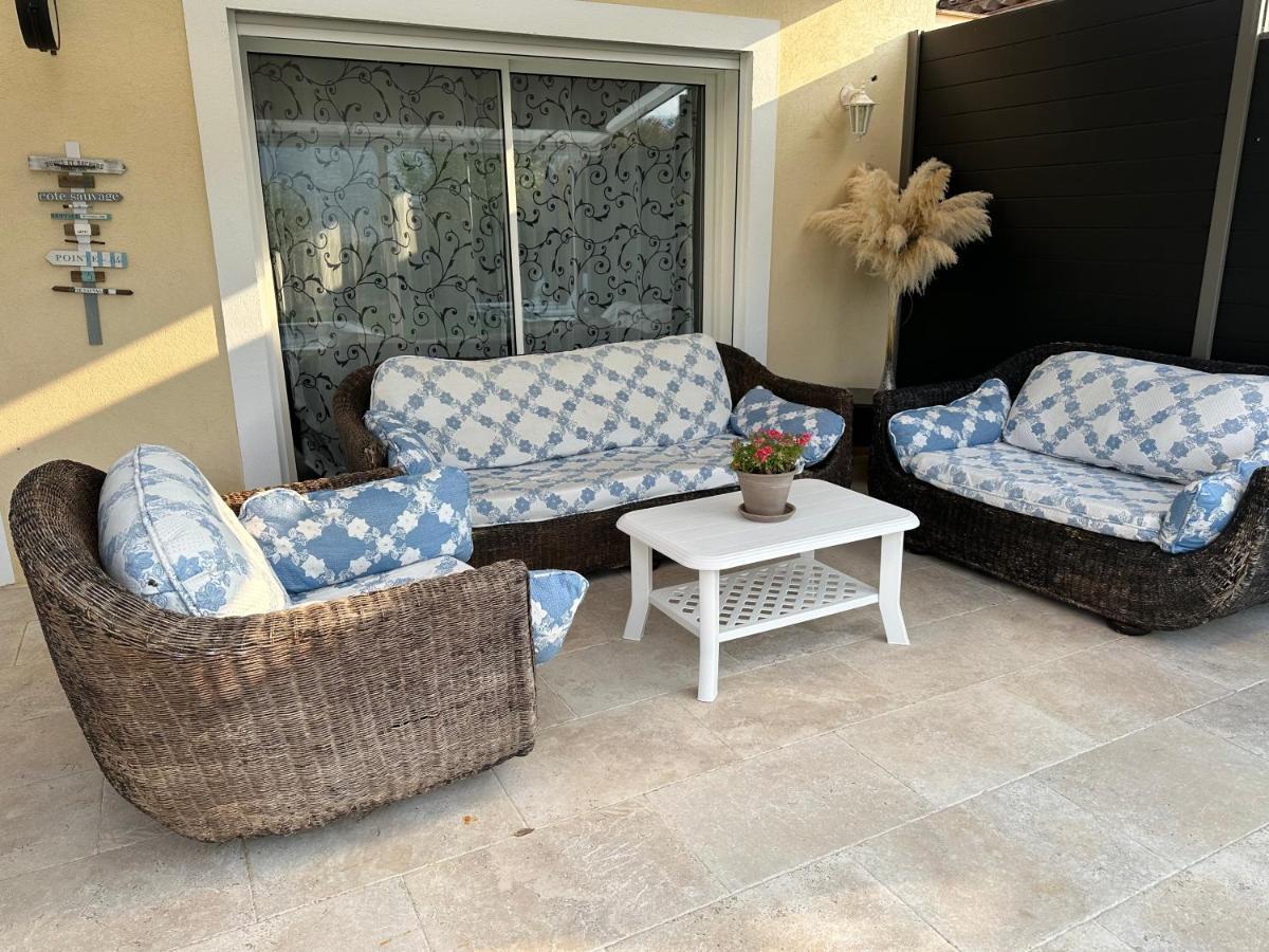 Petite Maisonette Adossee Mais Independante Avec Piscine Villa Peymeinade Exteriör bild